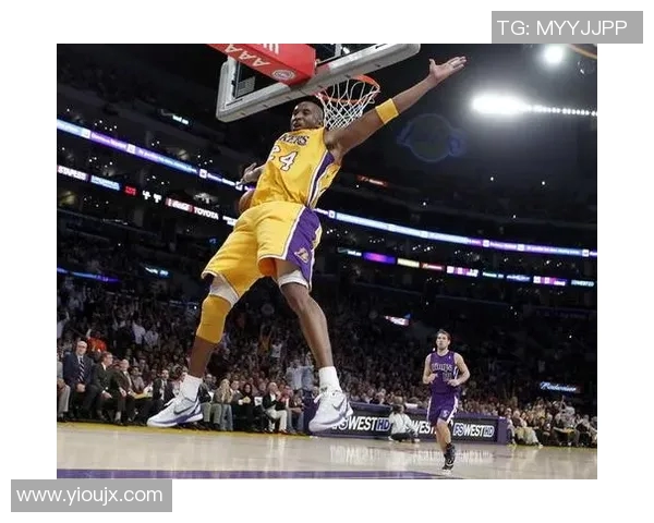 足球明星穿上科比球鞋展现运动魅力引发球迷热议 足球明星穿上科比球鞋展现运动魅力引发球迷热议