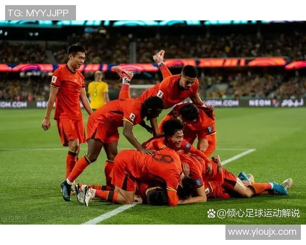 足球明星激情时刻双手高举展现荣耀瞬间高清图片欣赏 足球明星激情时刻双手高举展现荣耀瞬间高清图片欣赏